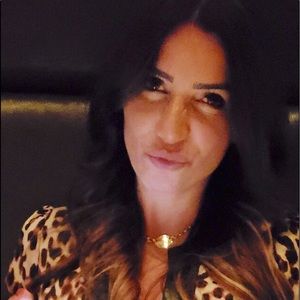 Meet your Posher, Claudia